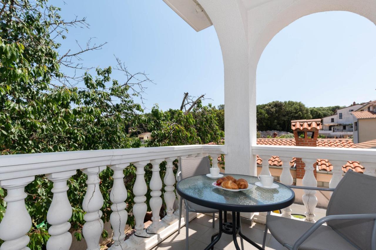 Villa Lucija Pjescana Uvala Bagian luar foto