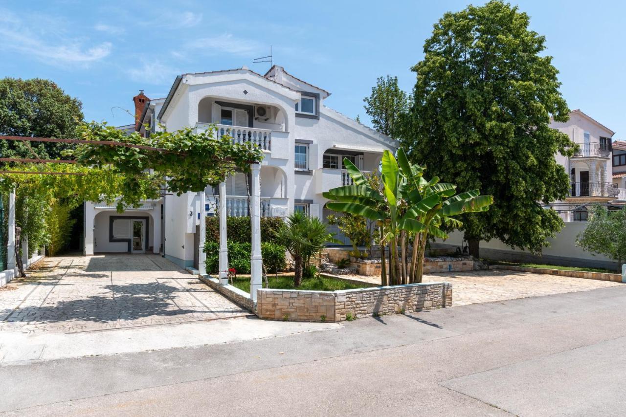 Villa Lucija Pjescana Uvala Bagian luar foto
